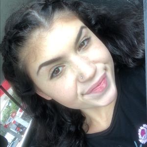 Meet your Posher, Meg-riley